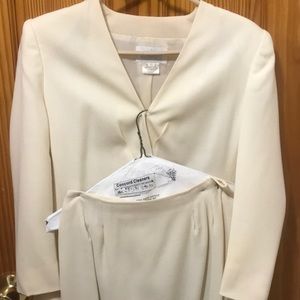 Beautiful Lord & Taylor 100%Wool shell Work Suit